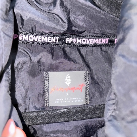 Free People Movement In a Bubble Puffer Vest Black - Picture 7 of 9